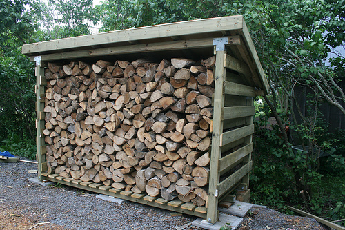 Claudi: Wood shed for storage firewood